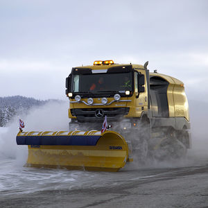 deneigeuse pour piste d'aéroport