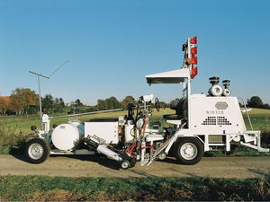 machine de traçage de ligne autotractée