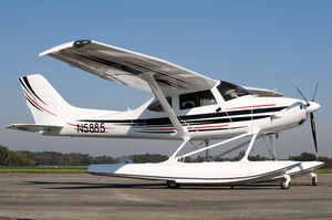 hydravion à flotteur / monomoteur / de transport de passagers / moteur 4 temps