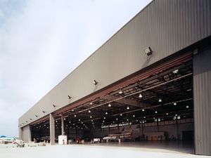 hangar pour avion 1