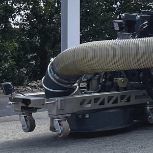 machine de nettoyage pour piste d'aéroport 1