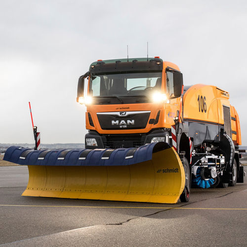 Balayeuse pour aéroport - CJS-DI  - AEBI SCHMIDT HOLDING AG - sur camion / compacte