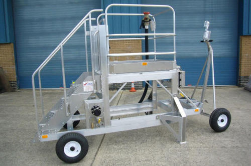 Escabeau d'avitaillement - FLIGHTLINE SUPPORT LTD - pour avion