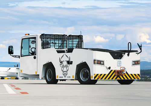 Tracteur de remorquage - BISON D 370 - GOLDHOFER AKTIENGESELLSCHAFT - pushback / pour aéronef / électrique