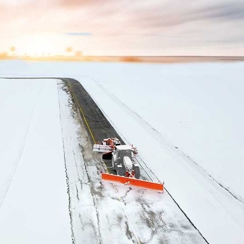 Balayeuse pour piste d'aéroport - SPS 530 - KAHLBACHER MACHINERY GMBH - tractée