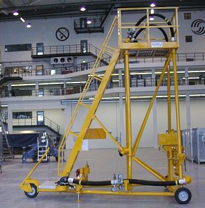 Plateforme d'accés pour avion - KAR KUNZ AVIATION REFUELING GMBH - mobile / fixe