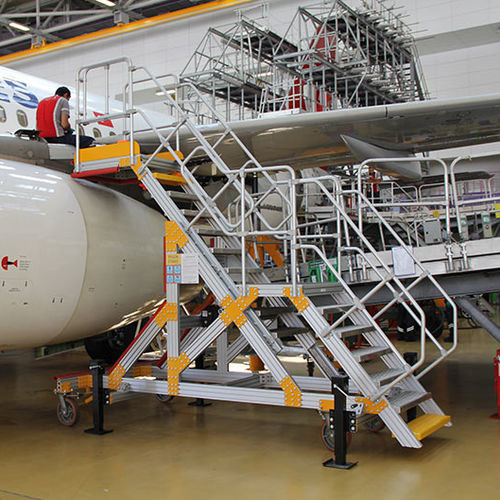Plateforme d'accés pour avion - Pylon - MAKRO AERO - pour les ailes / mobile / fixe