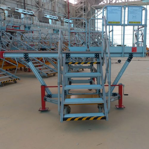 Plateforme d'accés pour avion - MAKRO AERO - pour le fuselage / pour les moteurs / mobile