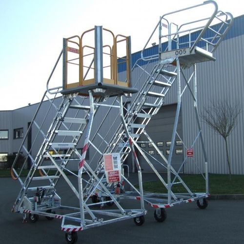 Escalier d'accès - USIMAT-SERMEES - mobile / pour avion / pour l'équipe technique