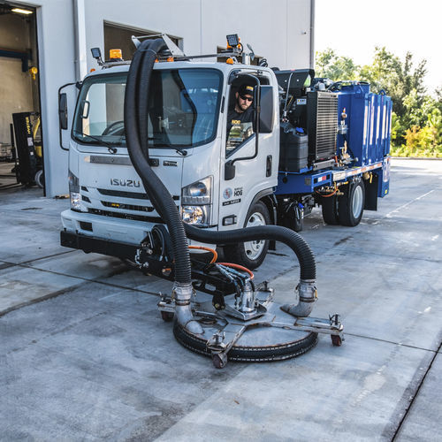 Machine de nettoyage pour piste d'aéroport - Surface Hog - WATERBLASTING TECHNOLOGIES - tractée / pour nettoyage de surface
