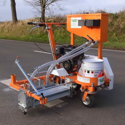 Machine de traçage de ligne accompagnée - Durozet-150 - Winter Markiertechnik GmbH - pour plastique à froid / pour la piste