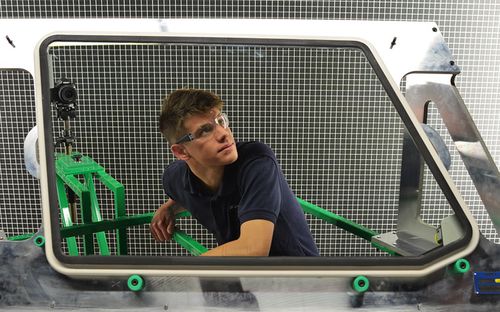 Pare-brise pour avion de ligne - GKN AEROSPACE - acrylique / résistant aux impacts d'oiseaux