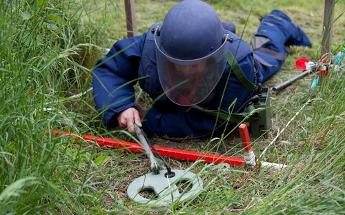 Détecteur d'explosif - ATMID™ - SCHIEBEL - portable / pour les personnes