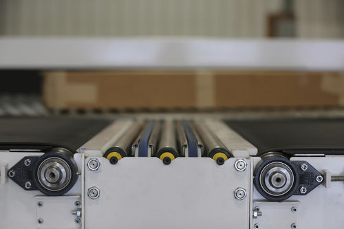 Trieur à tapis transversal - GENI-Flex™ - Fives Intralogistics - pour bagages / pour aéroport