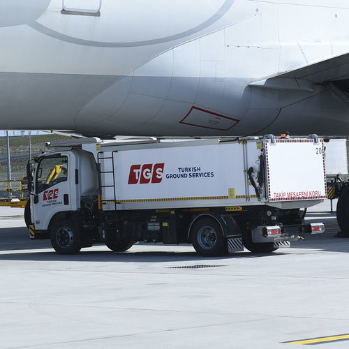 Véhicule vide-toilettes autotracté - 6024  - MILES GSE - pour aéroport