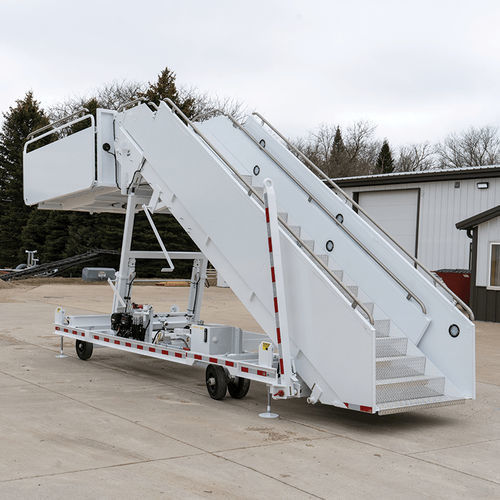 Escalier d'embarquement - PS-813 B/E - Stinar LLc. - mobile / tracté / pour avion