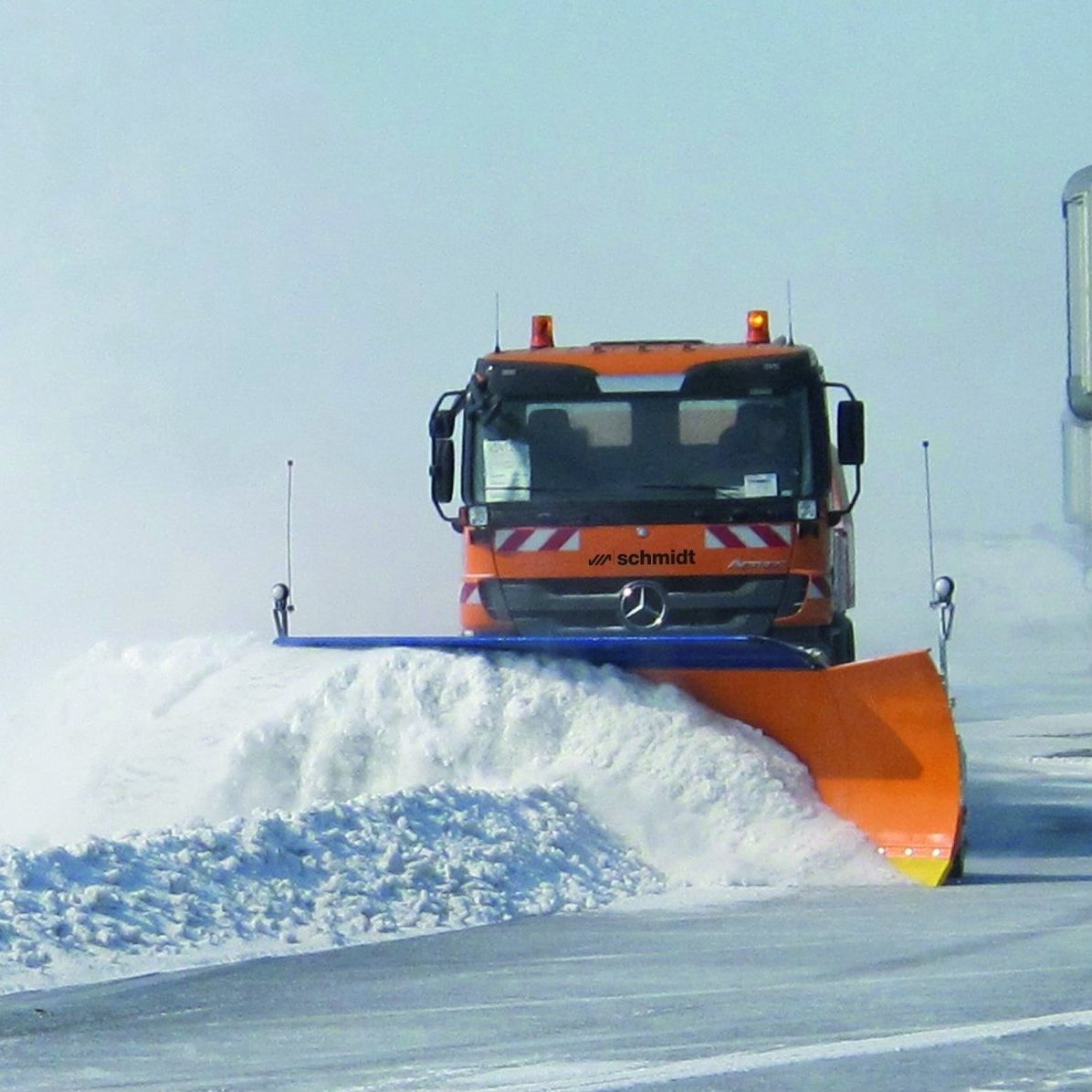 Airport runway snow plow - MS series - AEBI SCHMIDT HOLDING AG - with ...