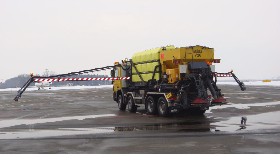 Airport deicer SDA series BOSCHUNG AIRPORT DIVISION spreader / truckmounted