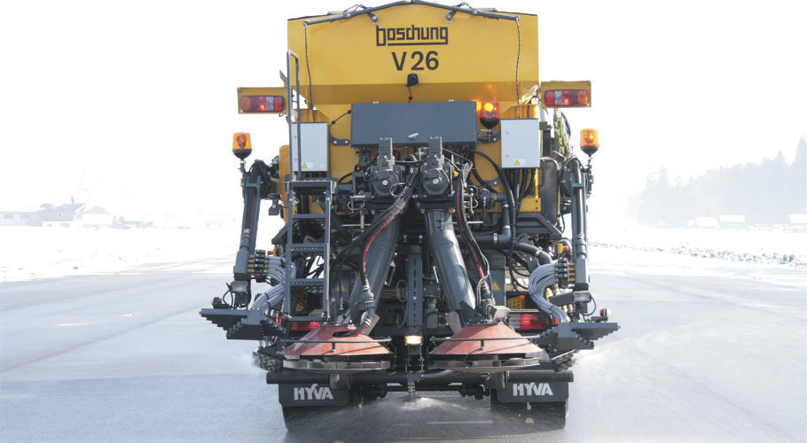 Airport deicer SDA BOSCHUNG AIRPORT DIVISION spreader / truckmounted