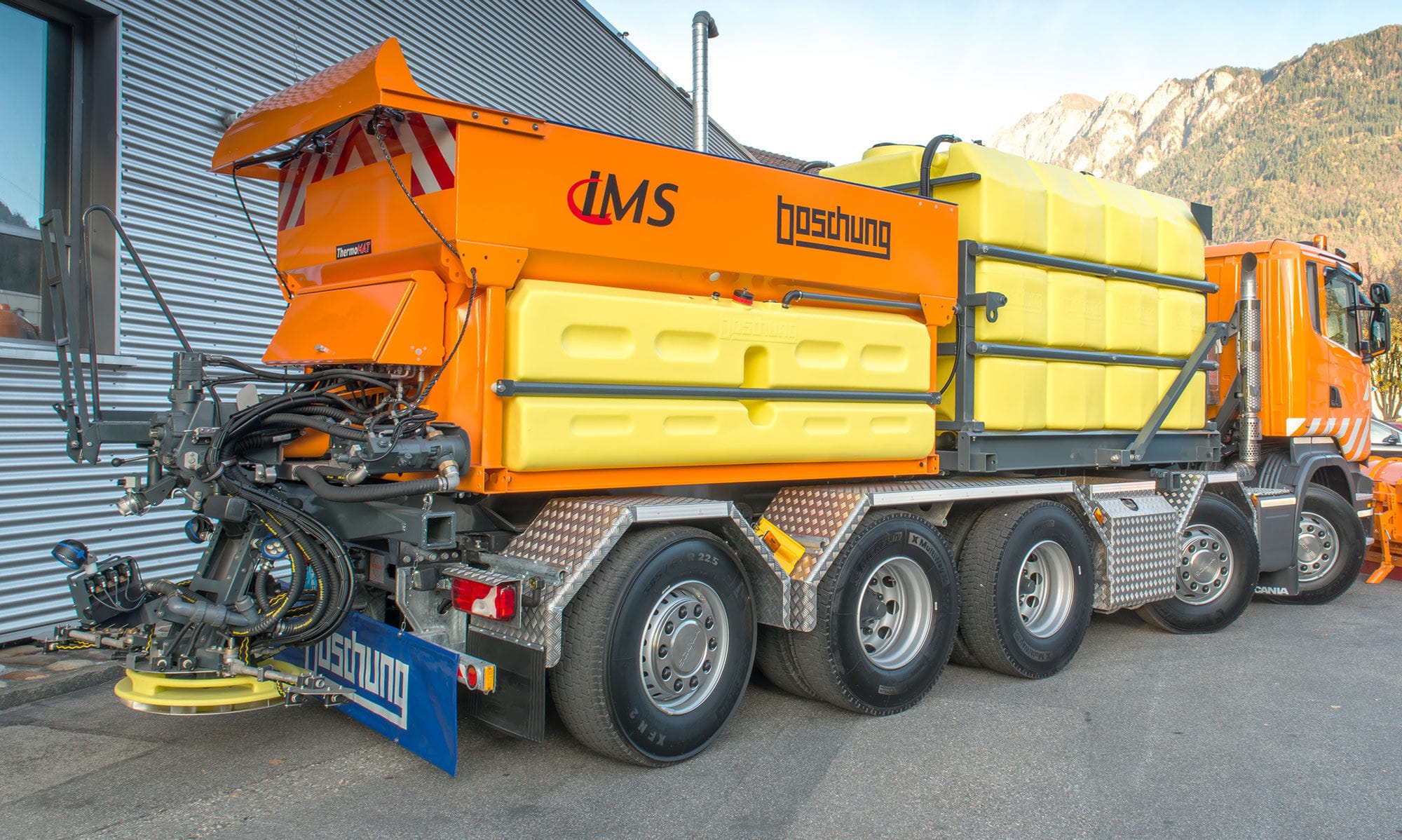 Airport deicer CombiWet® BOSCHUNG AIRPORT DIVISION spreader / sprayer