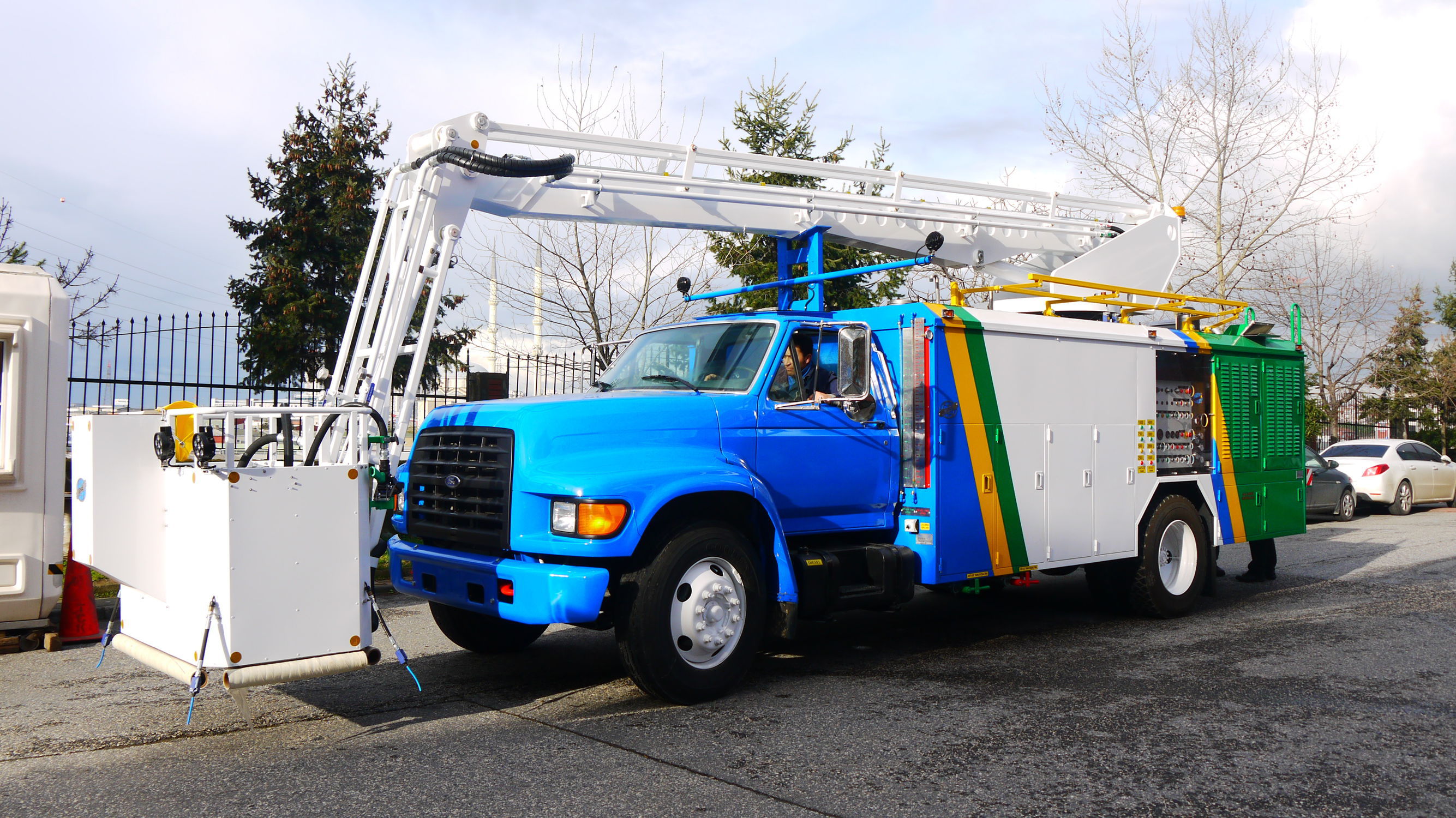 Aircraft deicing vehicle DI12500 DENGE AIRPORT EQUIPMENT for