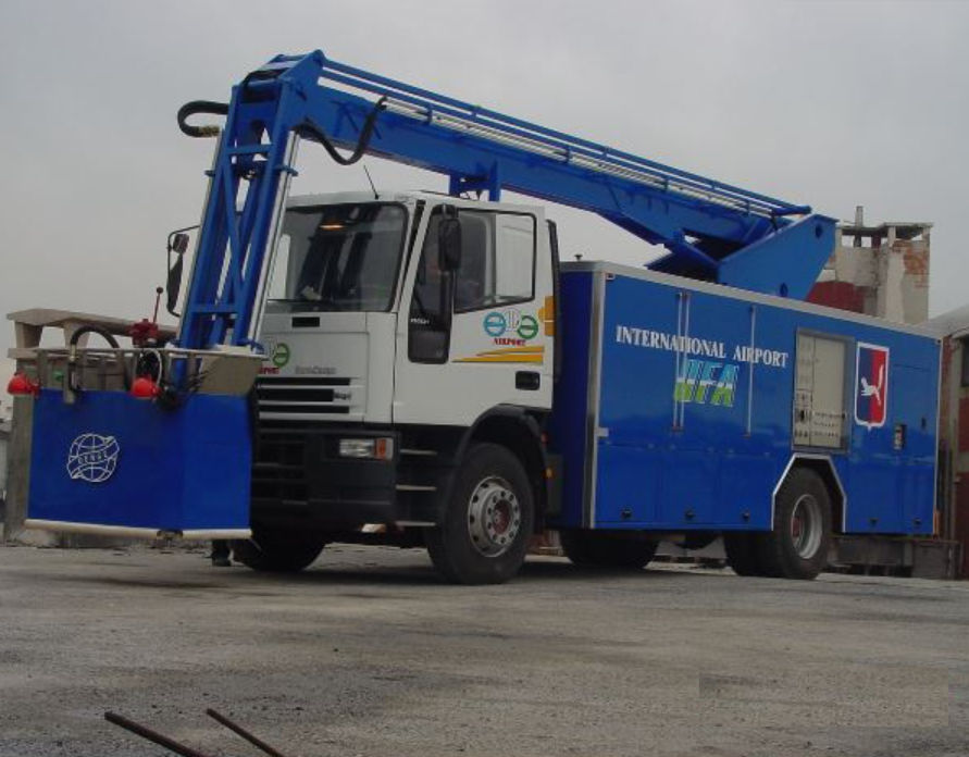 Aircraft deicing vehicle DI1250 DENGE AIRPORT EQUIPMENT sprayer