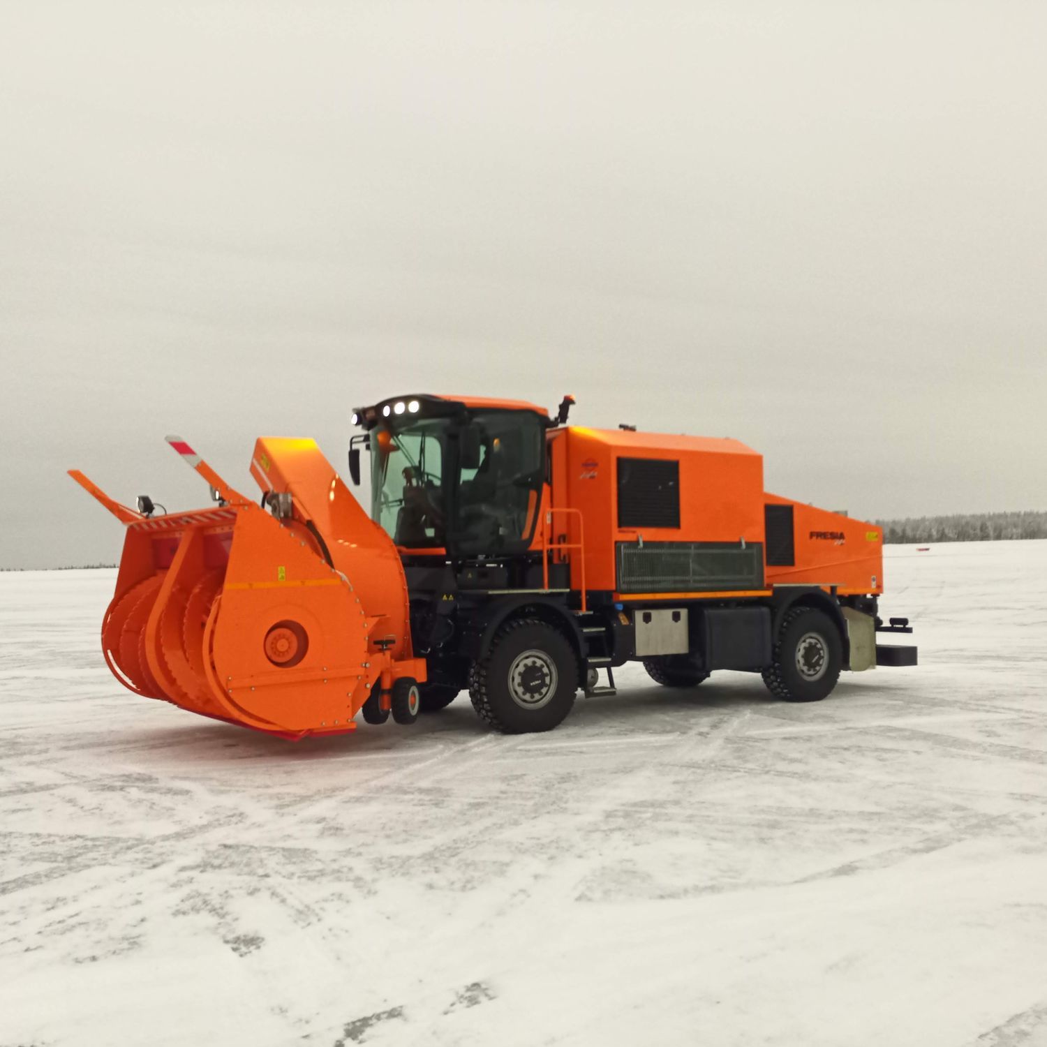 Selfpropelled snow blower GF1100 FRESIA SPA for runway