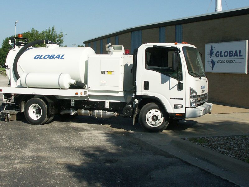 Airport deicing vehicle GRV 750 GLOBAL GROUND SUPPORT LLC sprayer
