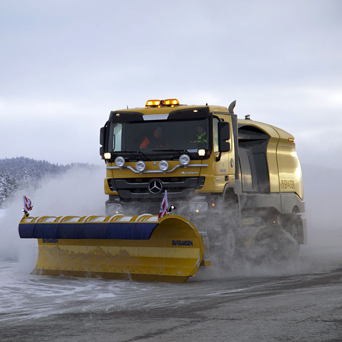 Runway snow plow - RSC 250 - ØVERAASEN AS - with tilting blade