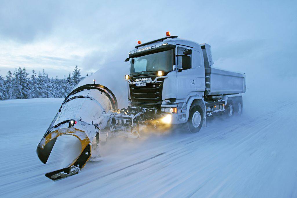 Airport runway snow plow - D series - ØVERAASEN AS - with tilting blade