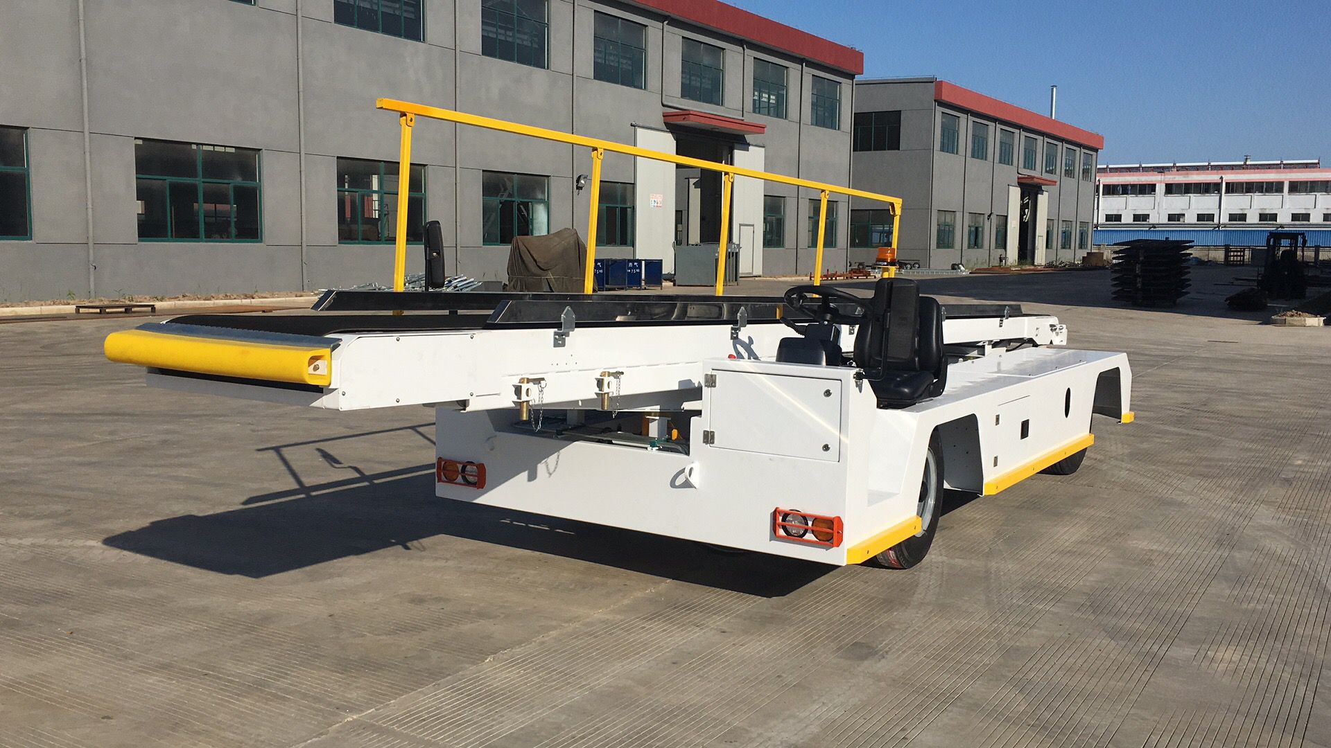 Selfpropelled belt loader CTBL80 Cartoo GSE for airport