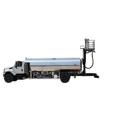 Self-propelled refueler - SKYMARK REFUELERS, LLC - with lift platform ...