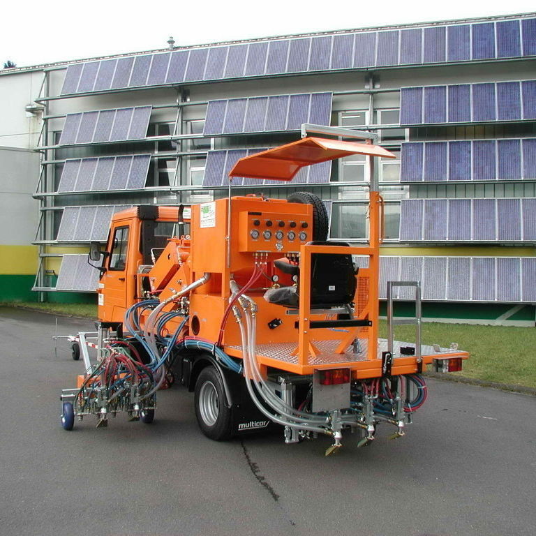 Selfpropelled paint striping machine GP 600 Winter Markiertechnik