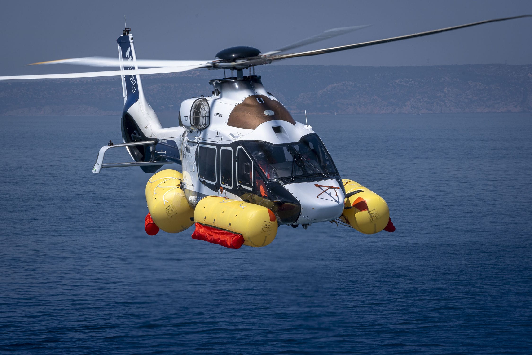 Helicopter flotation system - Safran Aerosystems