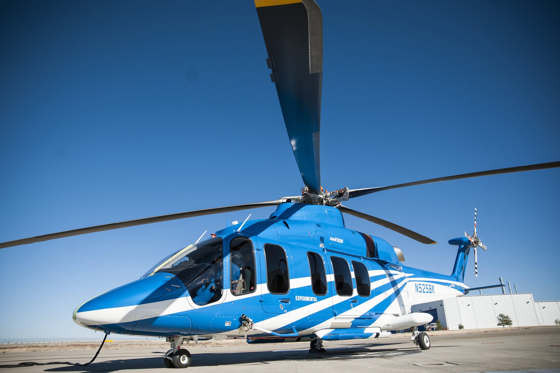 11 - 20 Pers. helicopter - 525 - BELL HELICOPTER - offshore