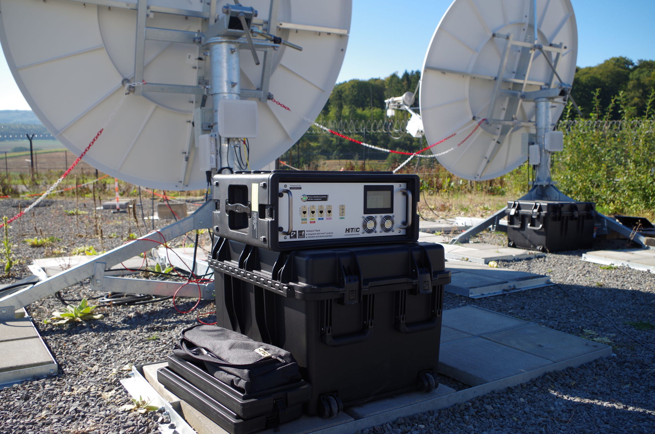 Ground antenna NOMADIC TERMINAL 3500® HITEC LUXEMBOURG S.A. / broadband