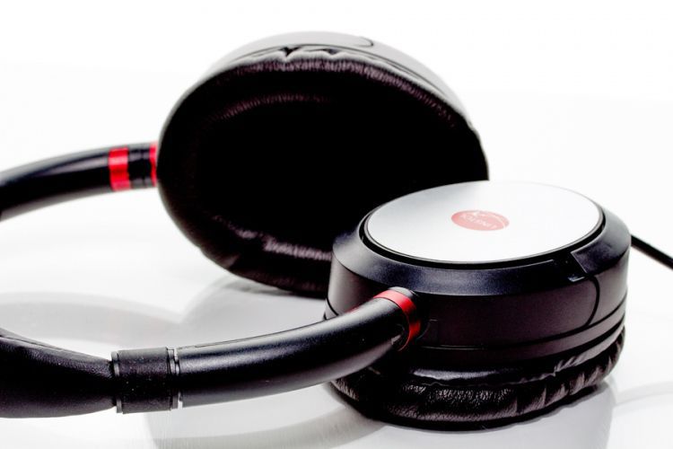 Passenger inflight headphones 250 Linstol noisereduction