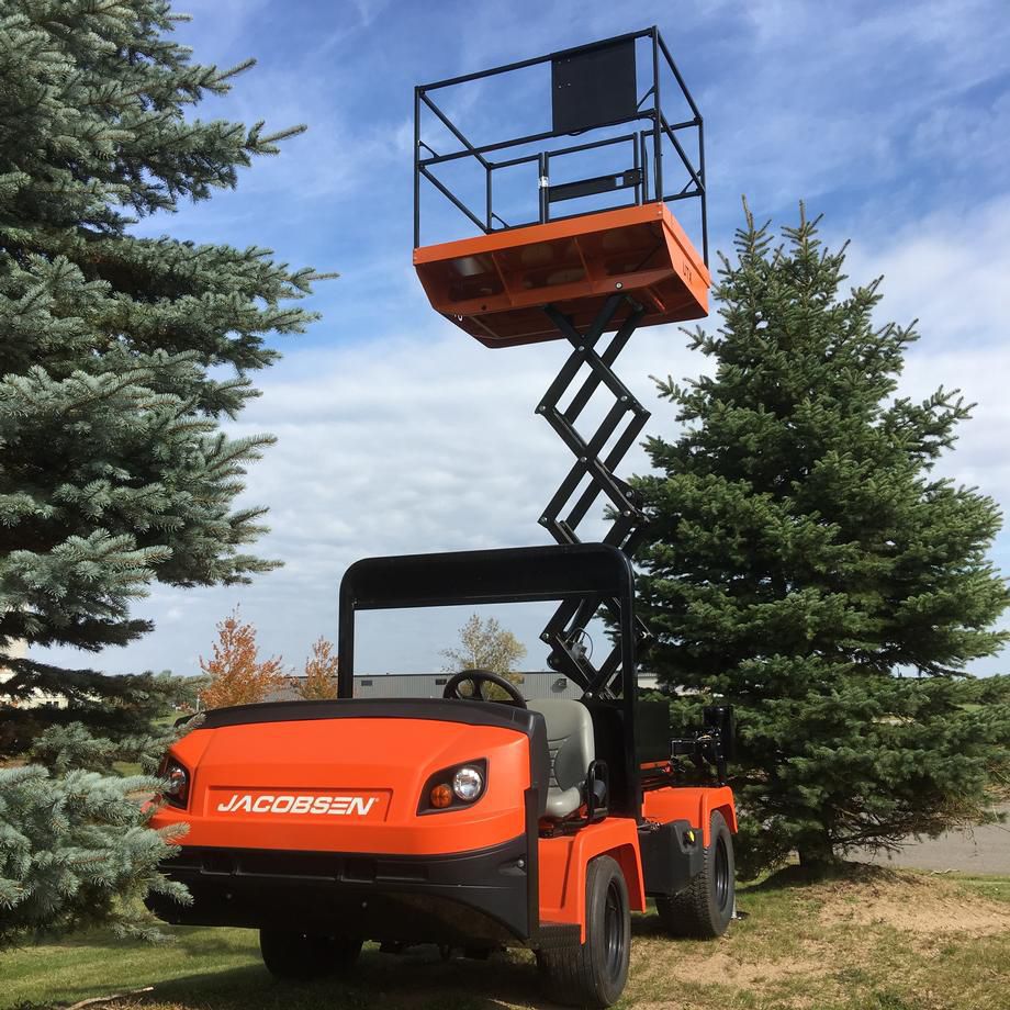 Working lifting platform UTX44 Innovative Equipment, LLC scissor / for airport