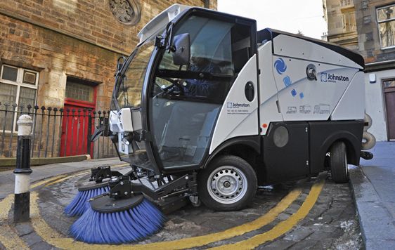 Airport sweeper - CN101 - Johnston Sweepers Ltd - ride-on