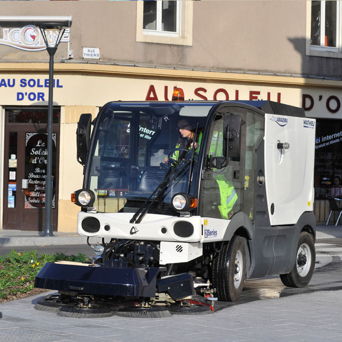 Airport sweeper - Aquazura - Scarab Sweepers Limited - truck-mounted