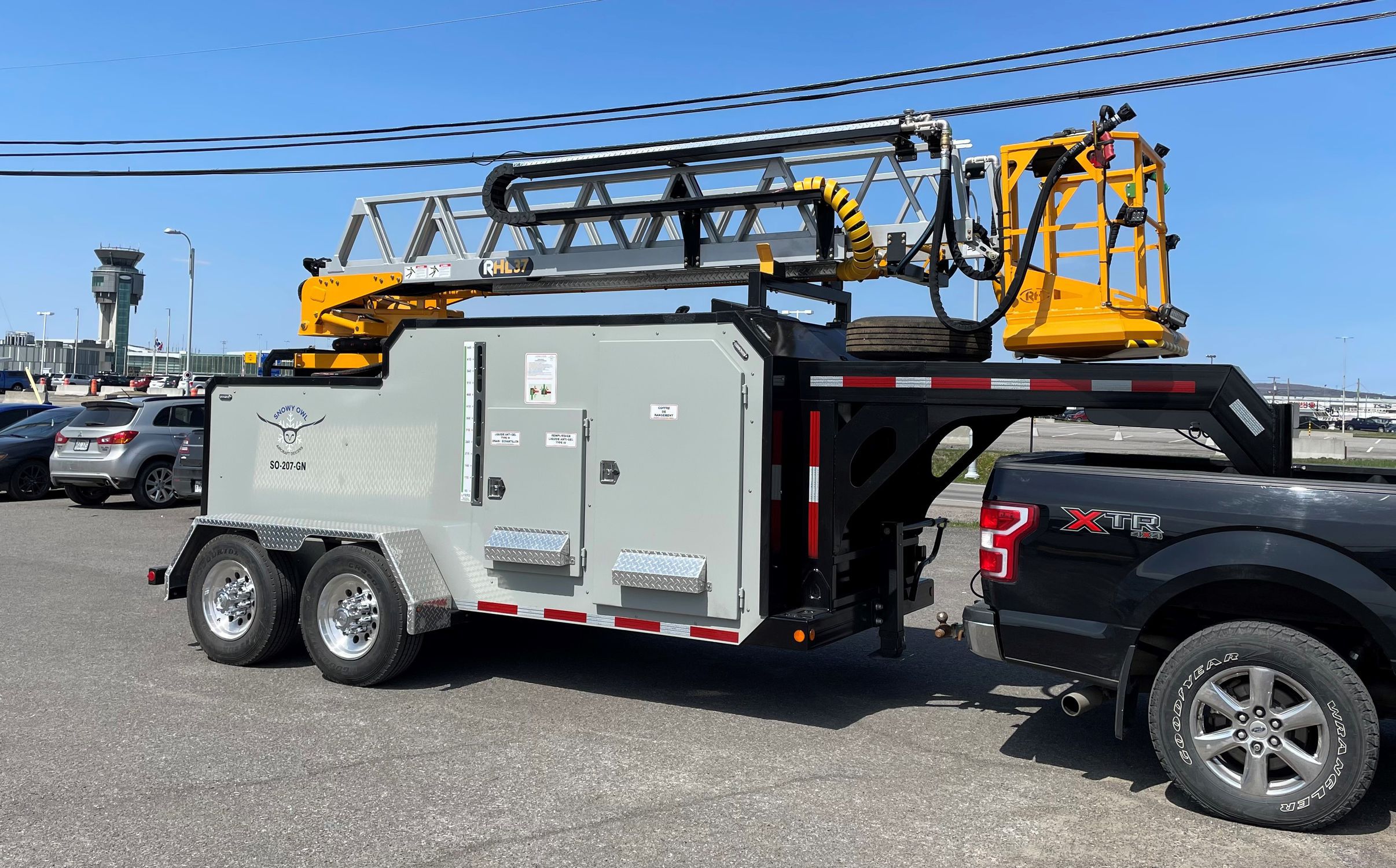 Aircraft deicer SO207GN Snowy Owl Aircraft deicers CamConcept