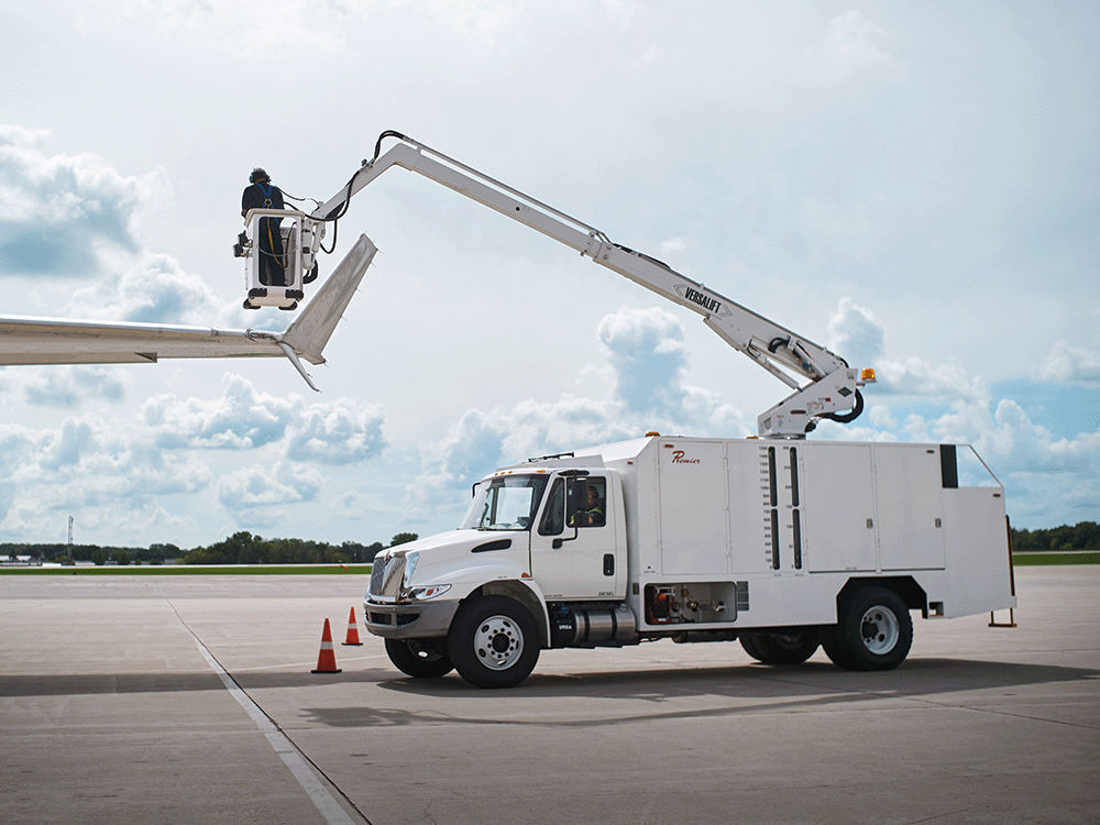 Aircraft deicer MT35P18 Textron Ground Support Equipment Inc. sprayer