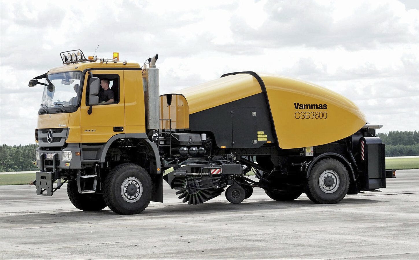 Airport runway snow plow CSB VAMMAS with tilting blade