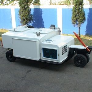towed lavatory cart / for airports