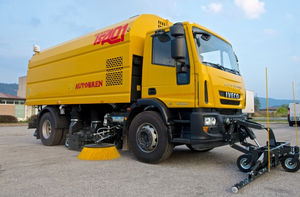 airport sweeper