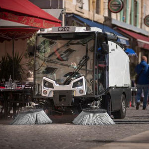 airport sweeper