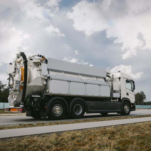 airport runway cleaning machine