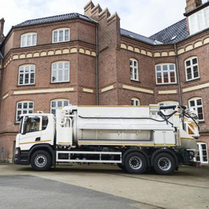 airport runway cleaning machine