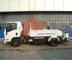 self-propelled potable water truck