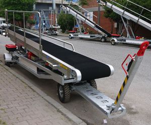 towed baggage belt loader